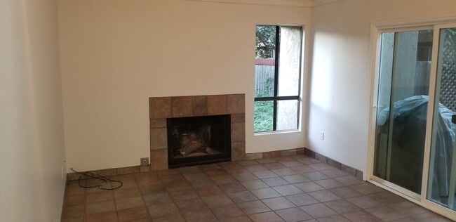 Living Room - 47 Redwood Ct