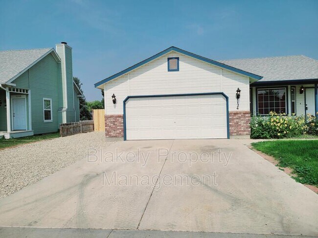 Building Photo - 1124 W Hawaii Ave
