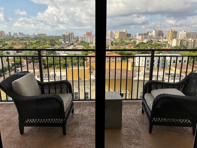 Foto del edificio - 888 Douglas Rd
