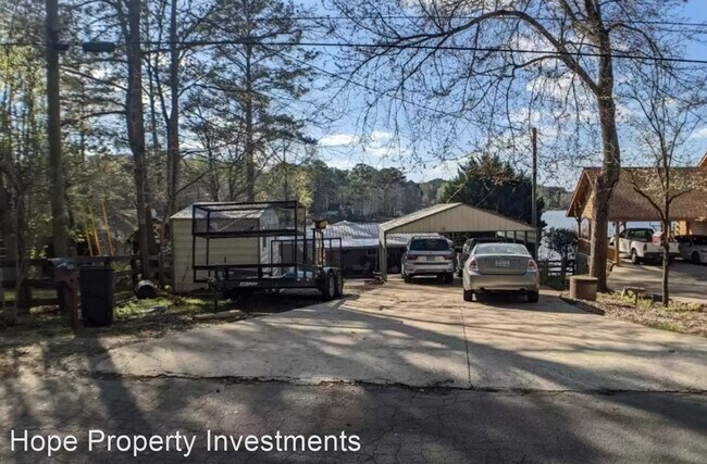 Building Photo - 3 br, 2 bath House - 1165 W Pine Lake Dr