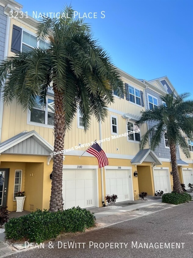 Primary Photo - The Cove at Loggerhead Marina - Corner Tow...