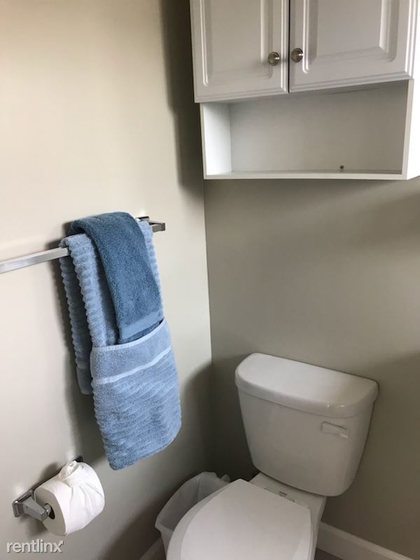 Building Photo - 1 br, 1.5 bath Townhome - A Gilman Dr.
