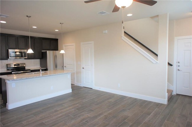 Foto del edificio - 381 Madison Oaks Ave