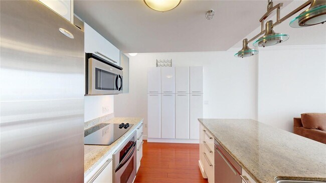 Foto del edificio - 185 SW 7th St