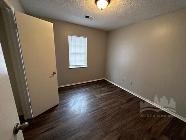 Foto del edificio - 4986 French Bend Ln