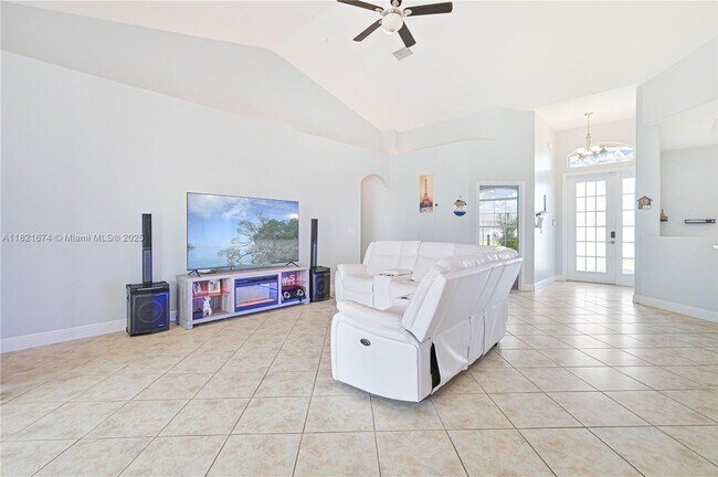 Foto del edificio - 621 NW 37th Ave
