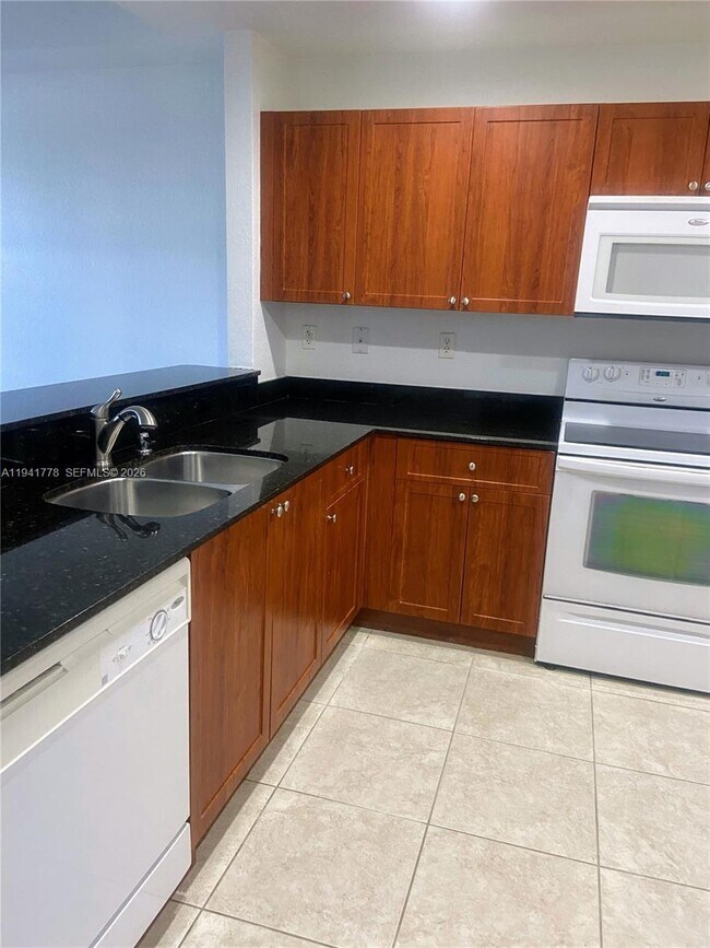 Foto del edificio - 8933 NW 107 Ct