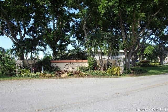 Building Photo - 3150 NE 48th Ct