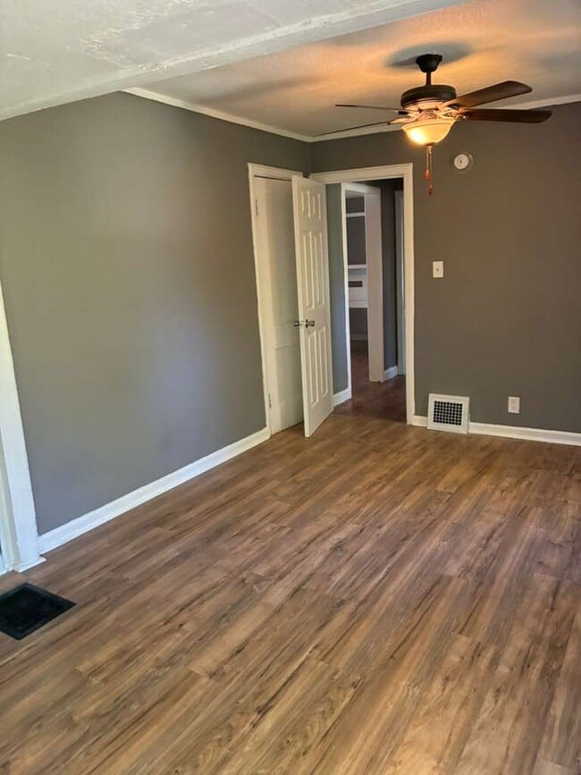 Foto del edificio - 5112 Edith Ave