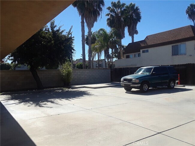 Foto del edificio - 16961 Green Ln