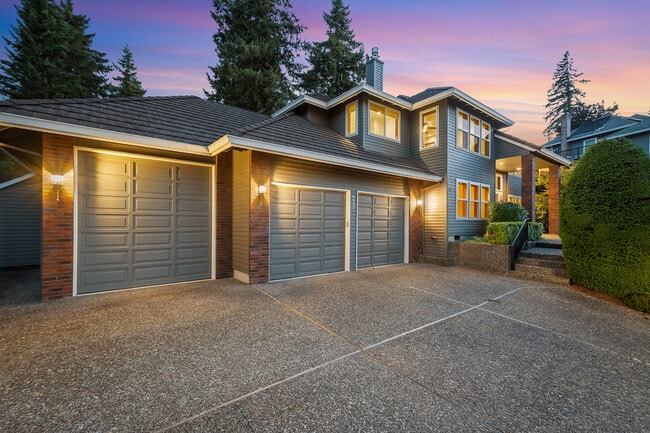 Building Photo - 1324 Stonehaven Dr