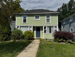 Building Photo - 1208 Chestnut Ave
