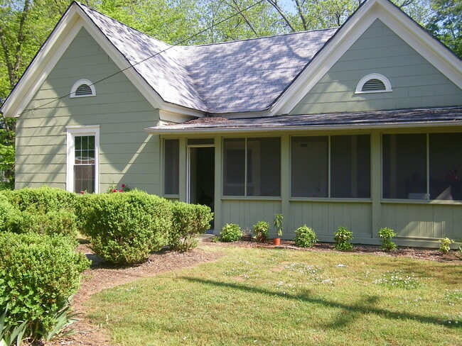 Building Photo - 530 Nantahala Ave
