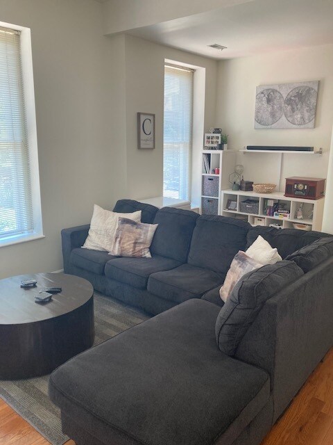 Building Photo - 2336 S 9th St