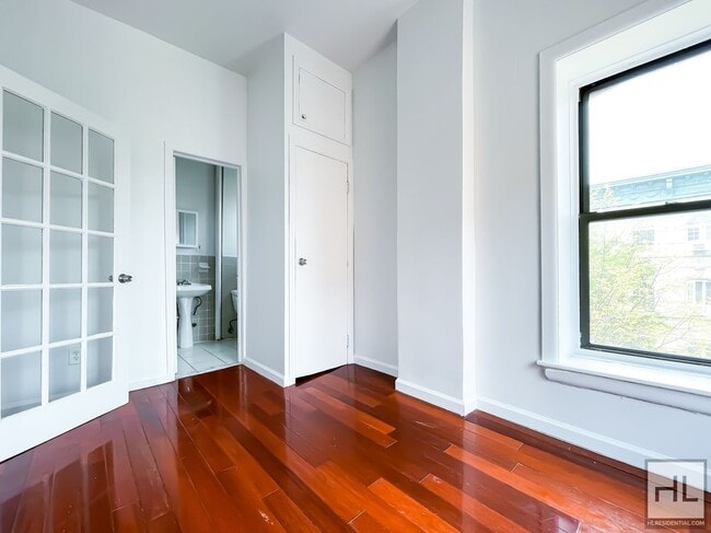Building Photo - GREENE AVENUE / NO FEE / 2-Months Free / Charming Bed-Stuy 1-Bed 1-Bath / Prime Location
