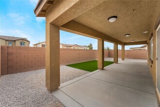 Building Photo - 5124 Jurupa Ct