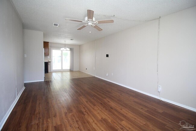 Foto del edificio - 7100 Santa Barbara St