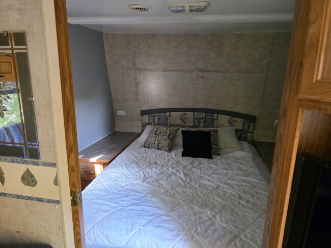 Foto del edificio - 185 Dogwood Rd