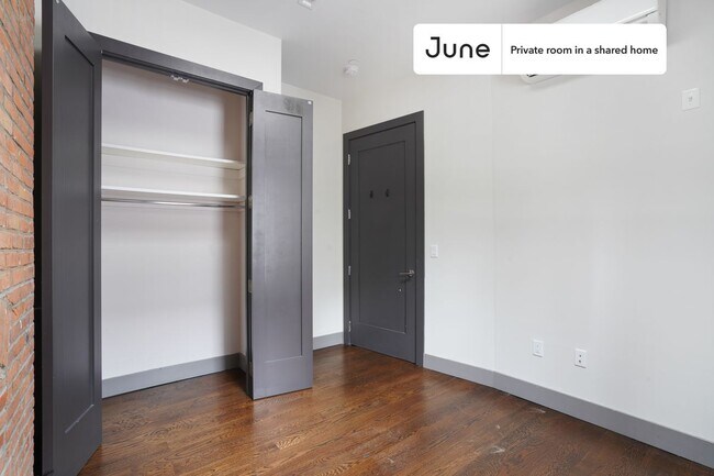 Foto del edificio - Room in Shared 4 bed/2 bath home