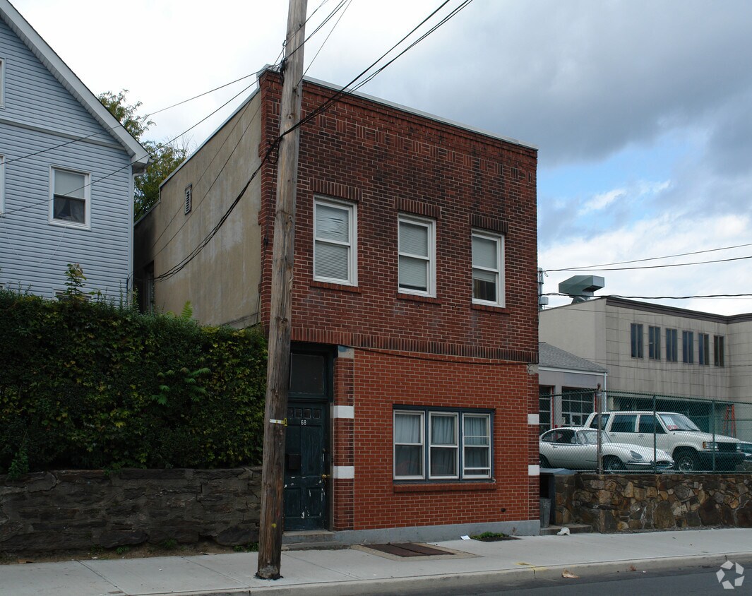 Building Photo - 68 Pearl St