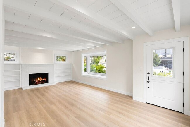 Building Photo - 438 Acacia Ave