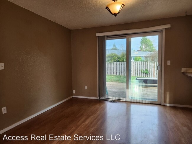 Building Photo - 3 br, 2 bath House - 2940 West Maplewood Ave
