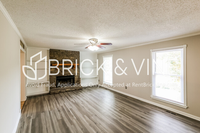 Building Photo - 2664 Denise Dr