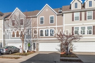 Building Photo - 3181 SW Sharmin Ln