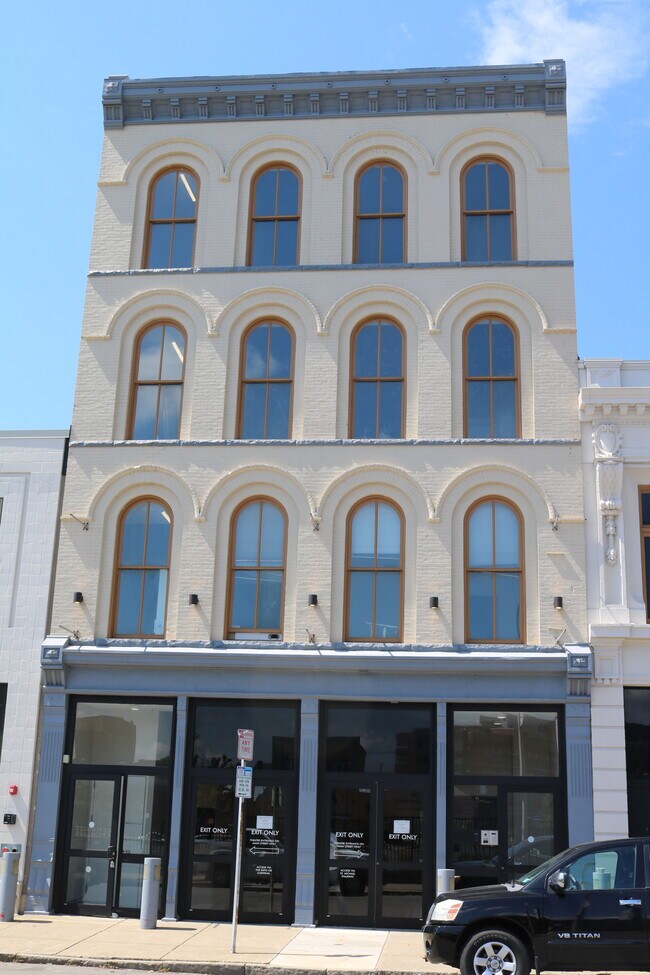 Foto del edificio - 628 Washington St
