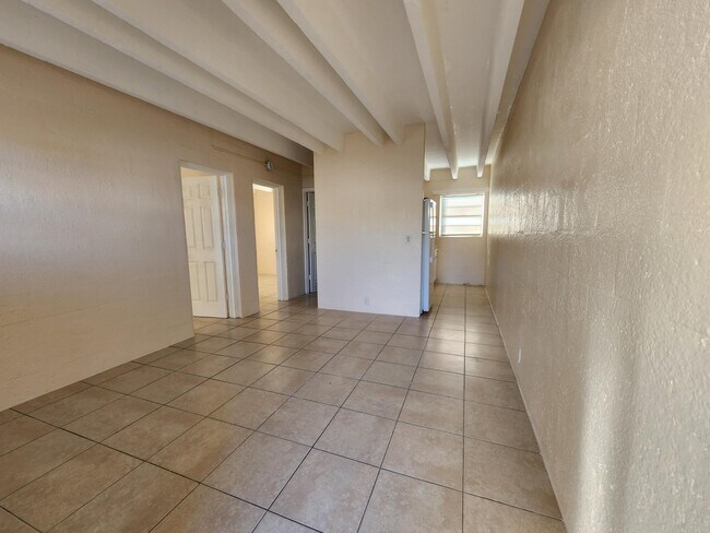 Building Photo - 512 19th St