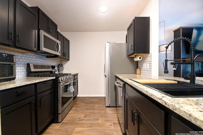Foto del edificio - Assumable VA Loan + Modern Upgrades — Your Dream 3BR Home Awaits!