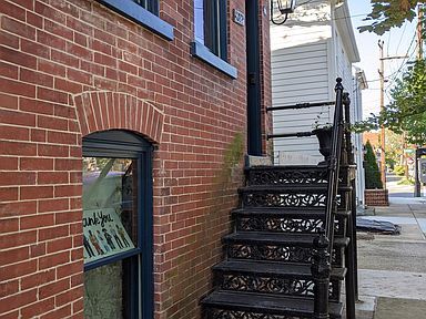 Stairway to front door - 1022 Queen St