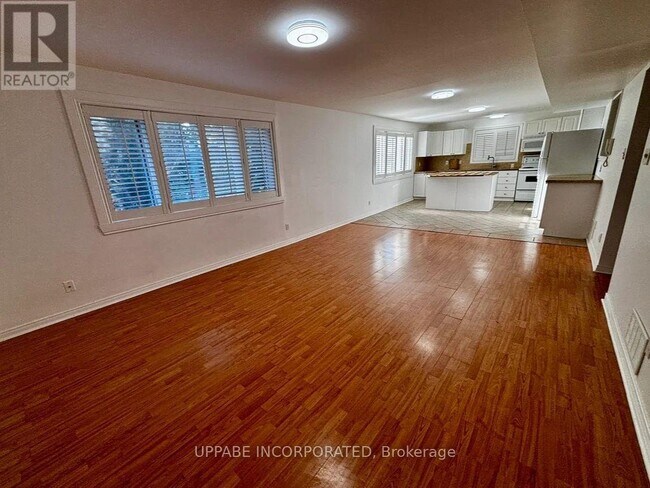 Building Photo - 225 Cobourg St