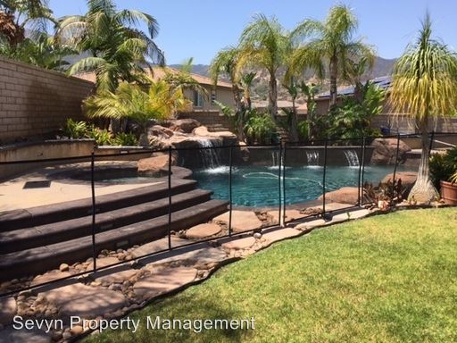 Building Photo - 3346 Four Kings St