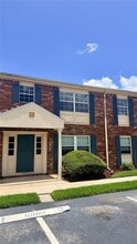 Building Photo - 1920 E Edgewood Dr