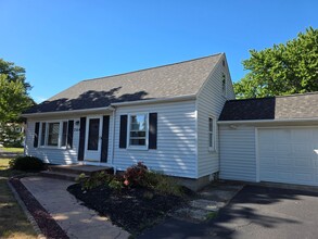 Building Photo - 264 Harvest Dr