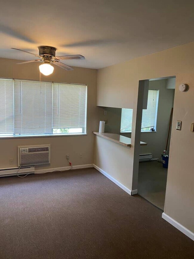 7596 Hazelcrest Dr Unit A, Hazelwood, MO 63042 Condo for Rent in