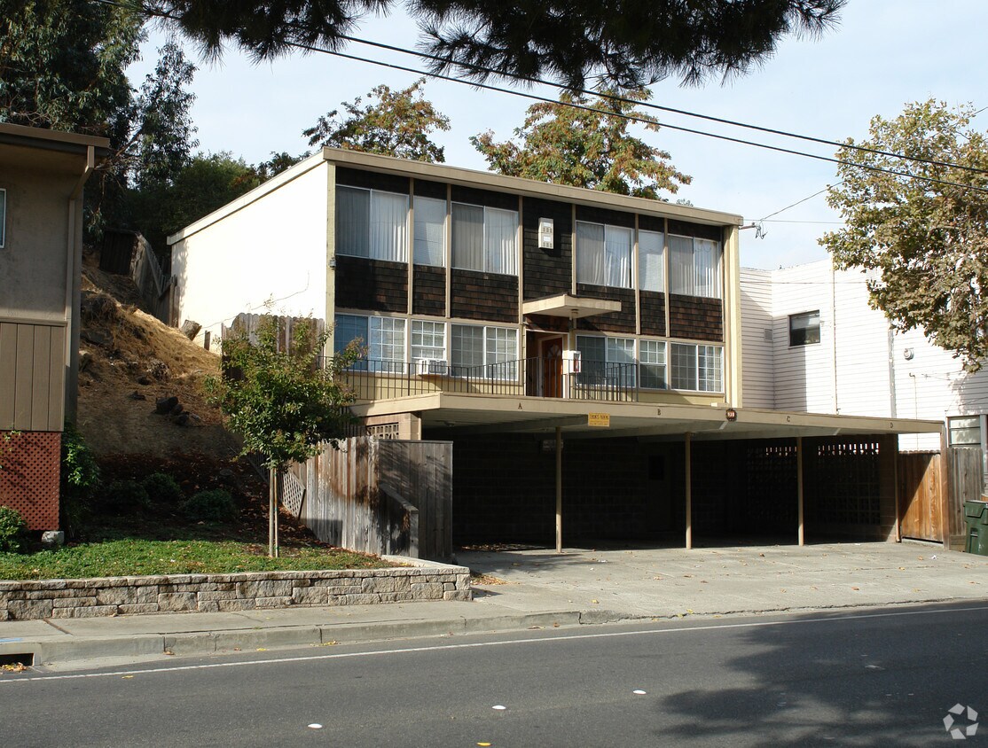 Primary Photo - 930 Berrellesa St