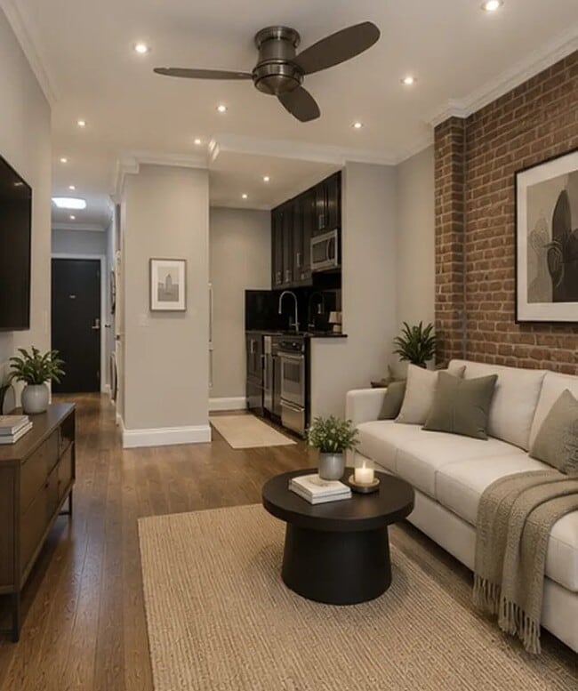 Building Photo - 437 W 53rd St