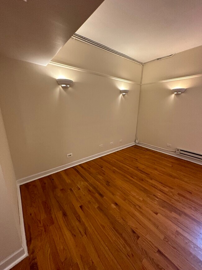 Foto del edificio - 3451 N Sheffield Ave