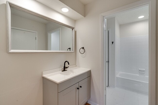 Foto del edificio - 2845 Dayton Blvd