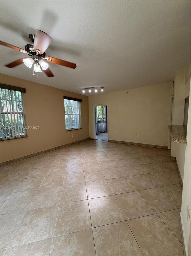 Foto del edificio - 6640 W Sample Rd