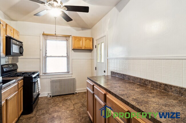 Foto del edificio - 3319 Elbert St