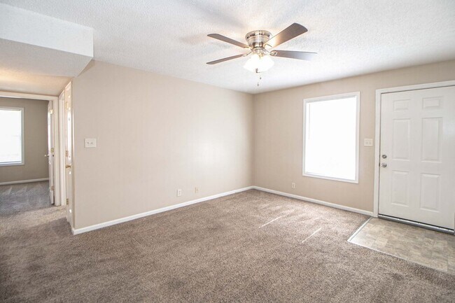 Building Photo - 143 Darlene Dr