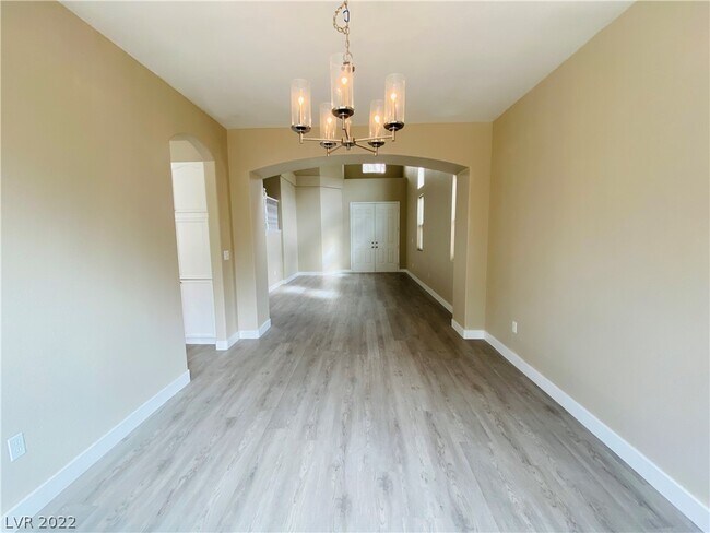Building Photo - 9821 Sedona Shrine Ave