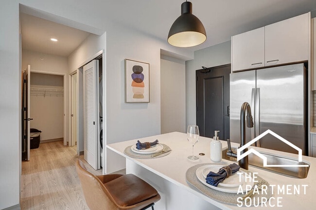 Foto del edificio - 2155 N Elston Ave