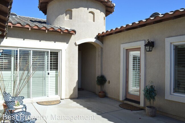 Building Photo - 4 br, 3 bath House - 1272 Vista Sol