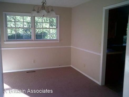Building Photo - 4 br, 2.5 bath House - 239 Hubbard Circle
