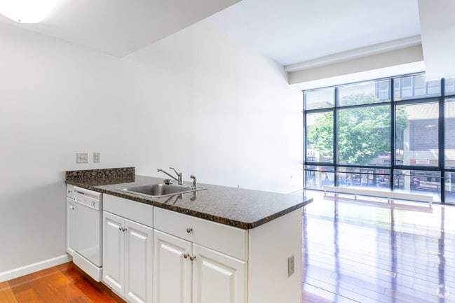 Interior Photo - CenterPointe Apartments