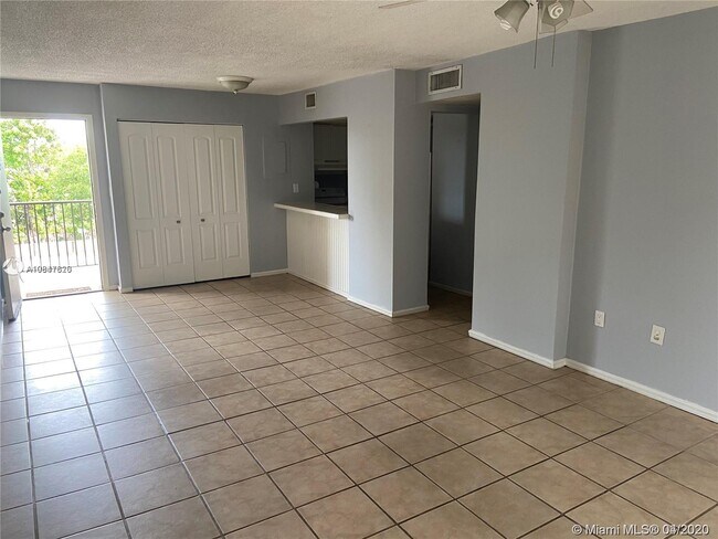 Foto del edificio - 840 NW 87th Ave